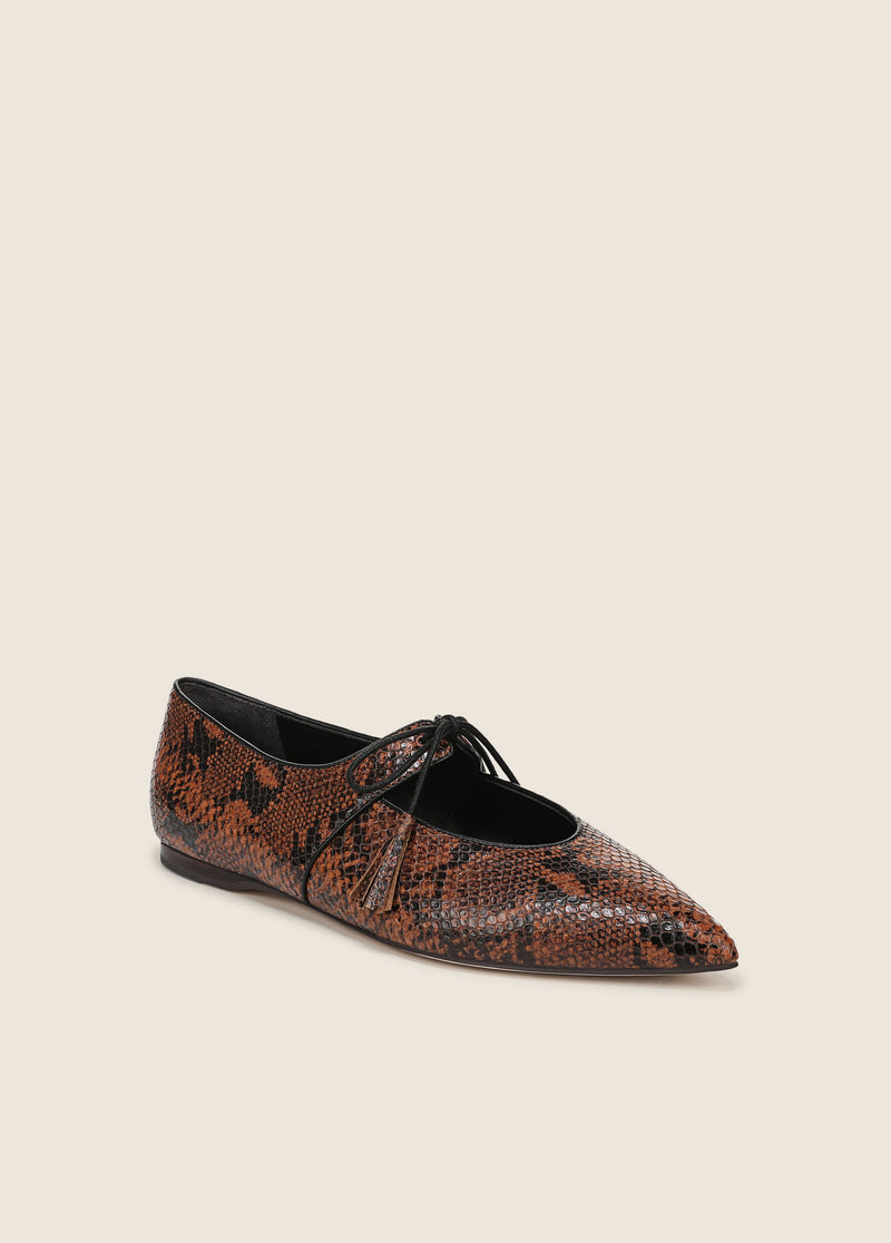 THE LILY TASSEL FLAT