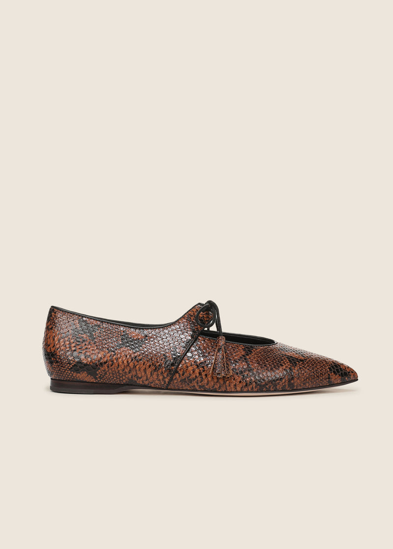 THE LILY TASSEL FLAT