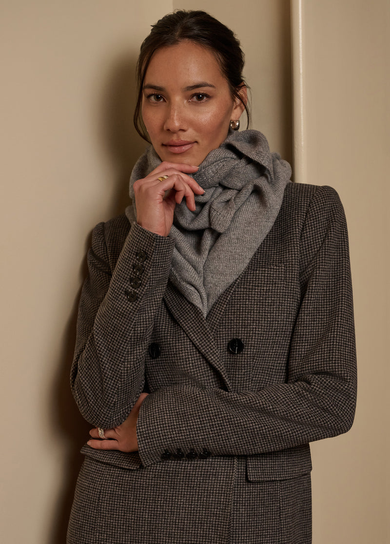 THE OVERSIZED TRIANGLE SCARF