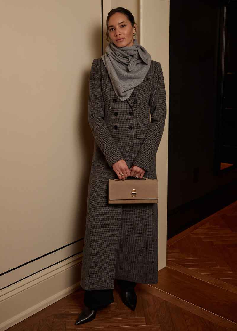 THE OVERSIZED TRIANGLE SCARF
