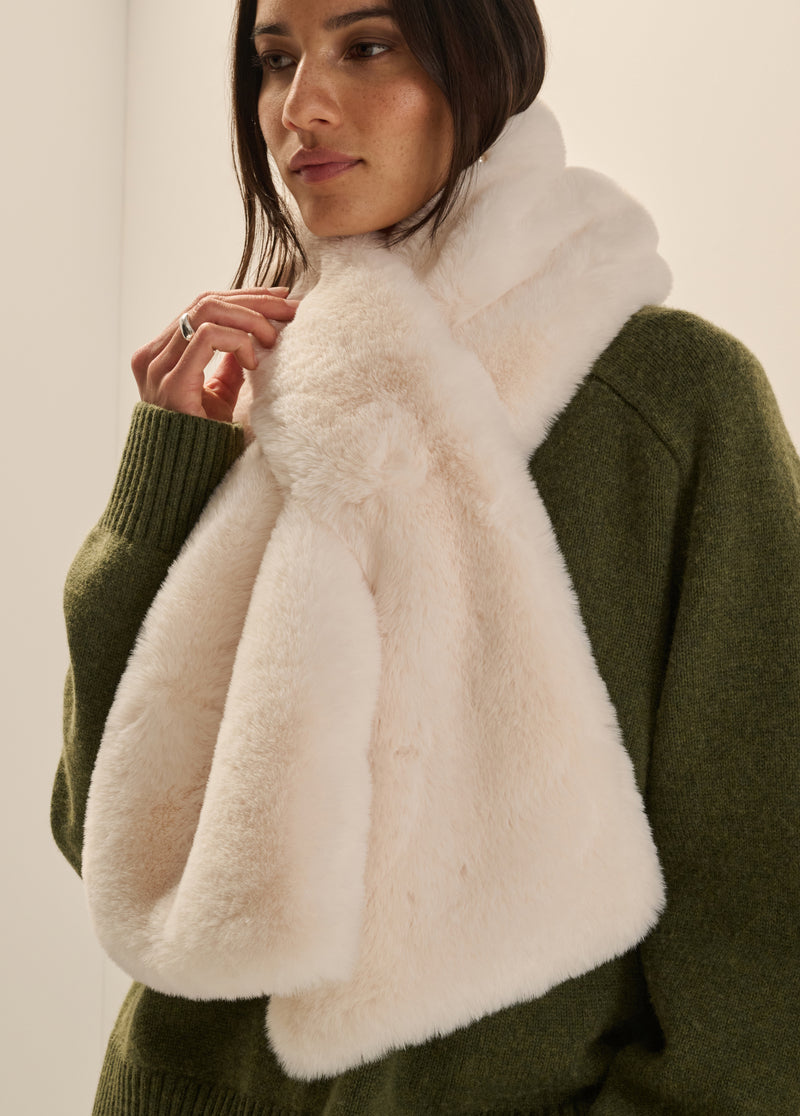 THE COZY LOOP SCARF