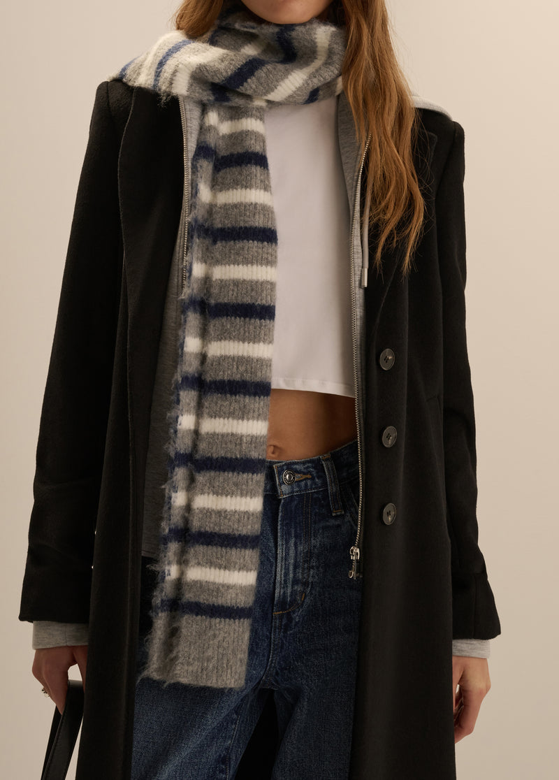 THE STRIPED KNIT SCARF