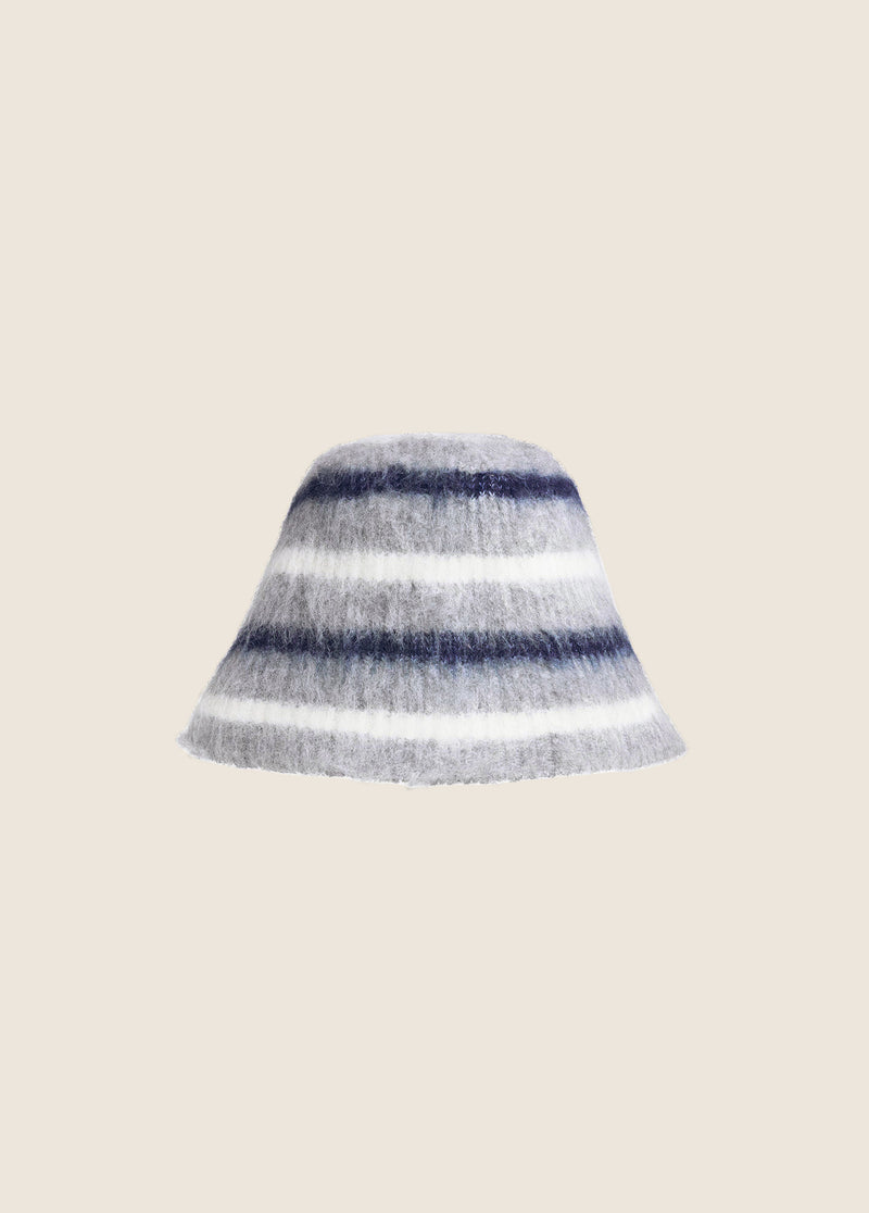 THE STRUCTURED KNIT BUCKET