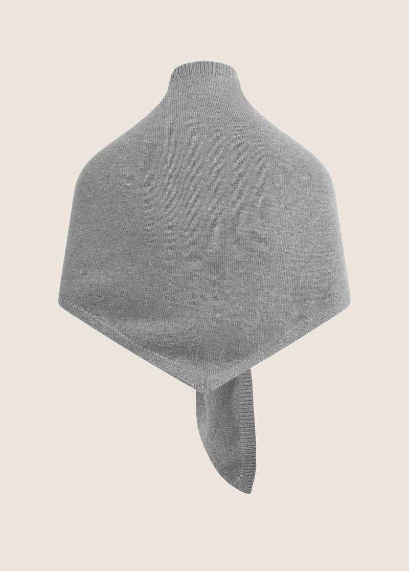 THE OVERSIZED TRIANGLE SCARF