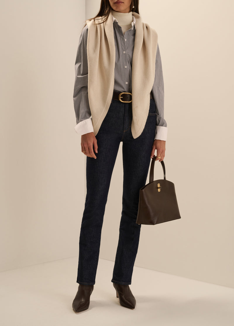 THE OVERSIZED TRIANGLE SCARF