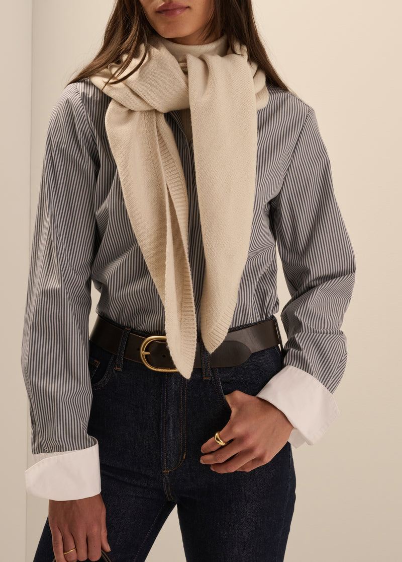 THE OVERSIZED TRIANGLE SCARF