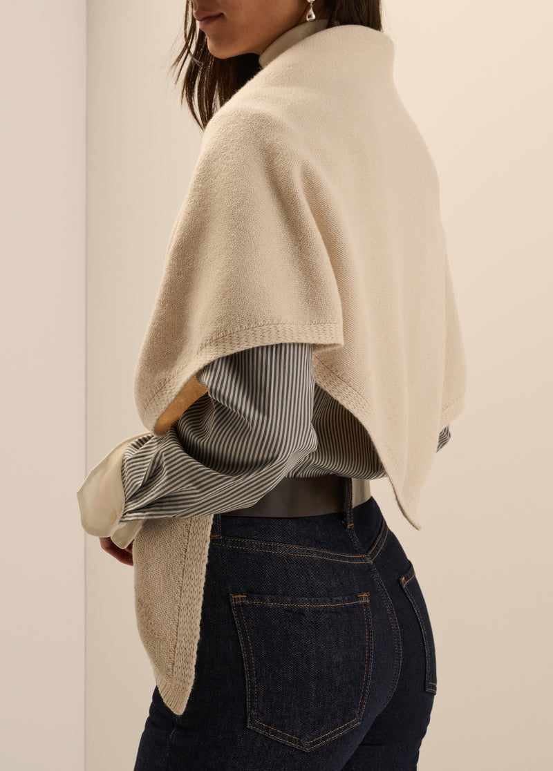 THE OVERSIZED TRIANGLE SCARF