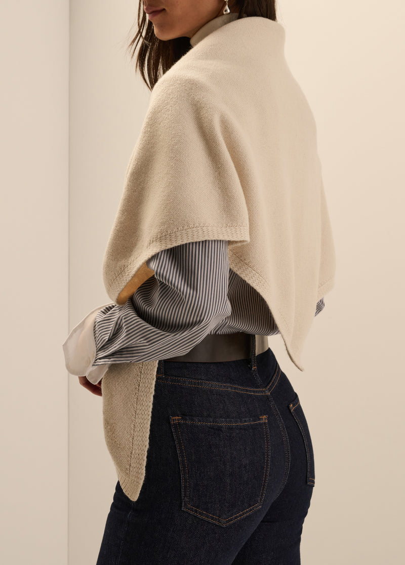 THE OVERSIZED TRIANGLE SCARF