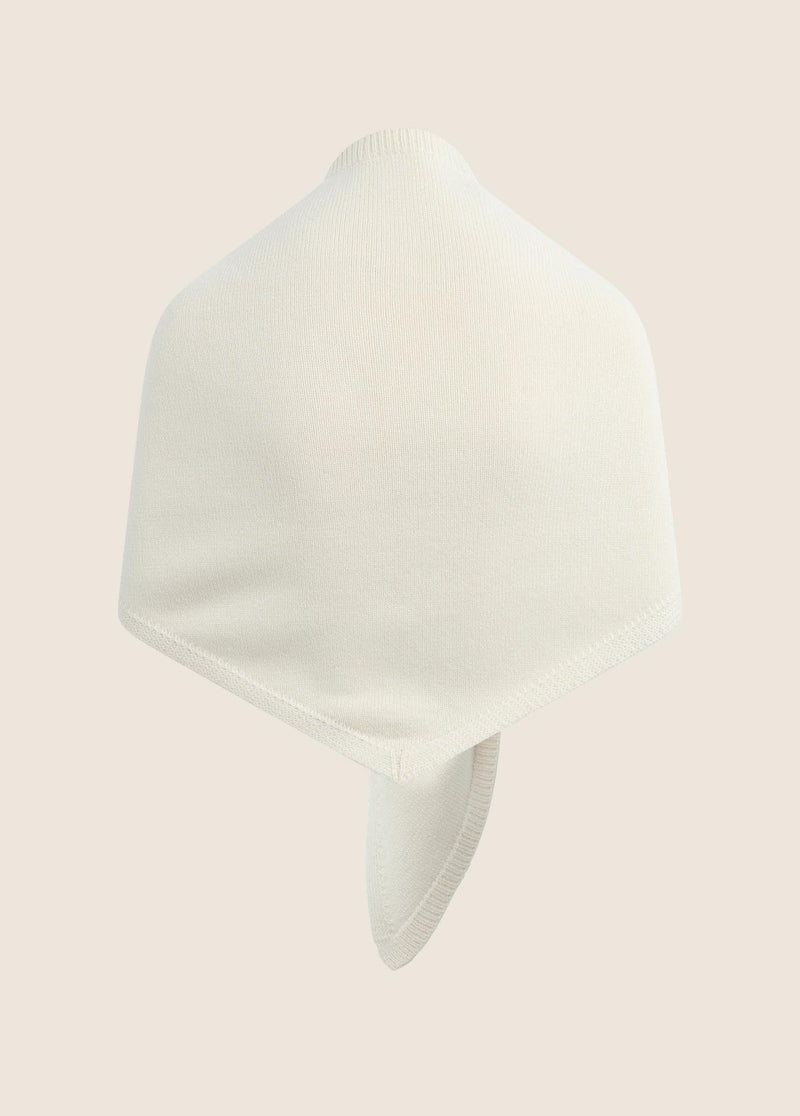 THE OVERSIZED TRIANGLE SCARF