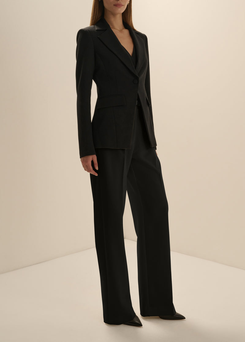 THE CLASSIC BLAZER