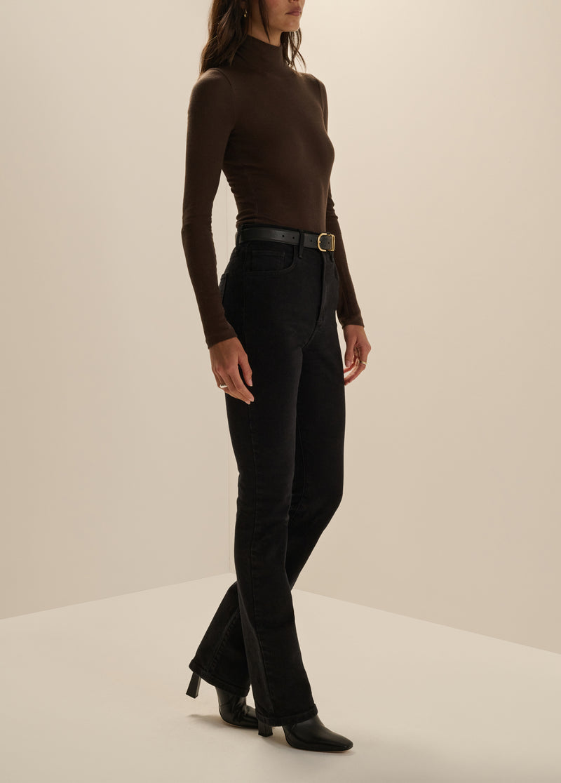 THE RIBBED TURTLENECK