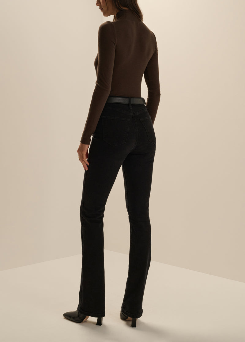 THE RIBBED TURTLENECK
