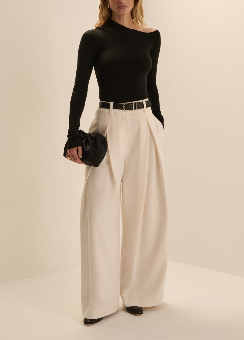 THE PETITE PLEATS FOR DAYS PANT