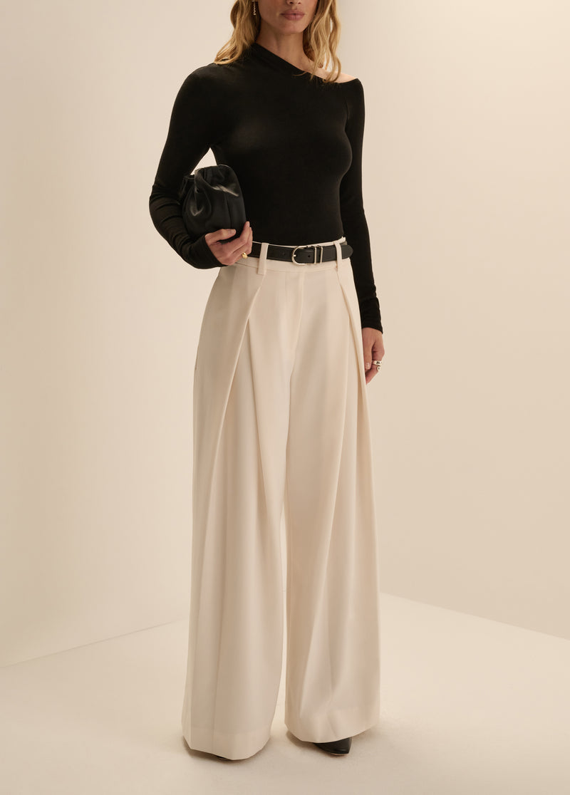 THE PETITE PLEATS FOR DAYS PANT