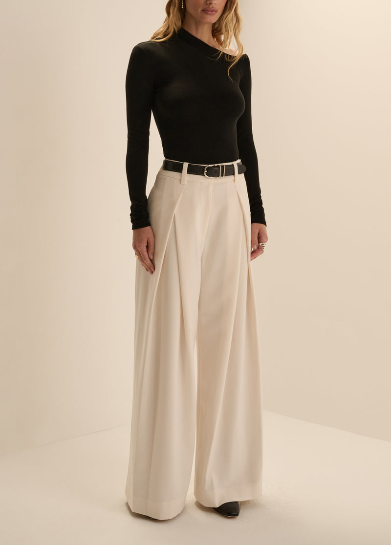 THE PETITE PLEATS FOR DAYS PANT