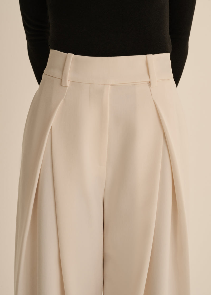 THE PETITE PLEATS FOR DAYS PANT