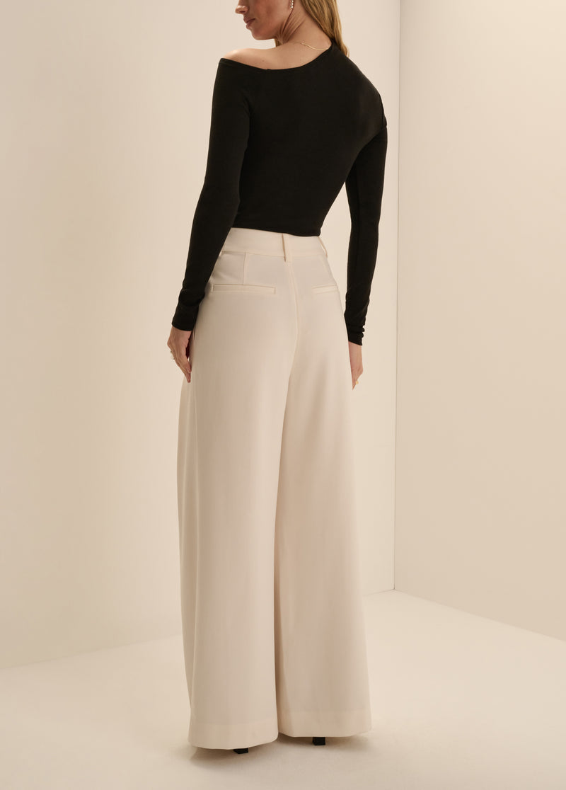 THE PETITE PLEATS FOR DAYS PANT