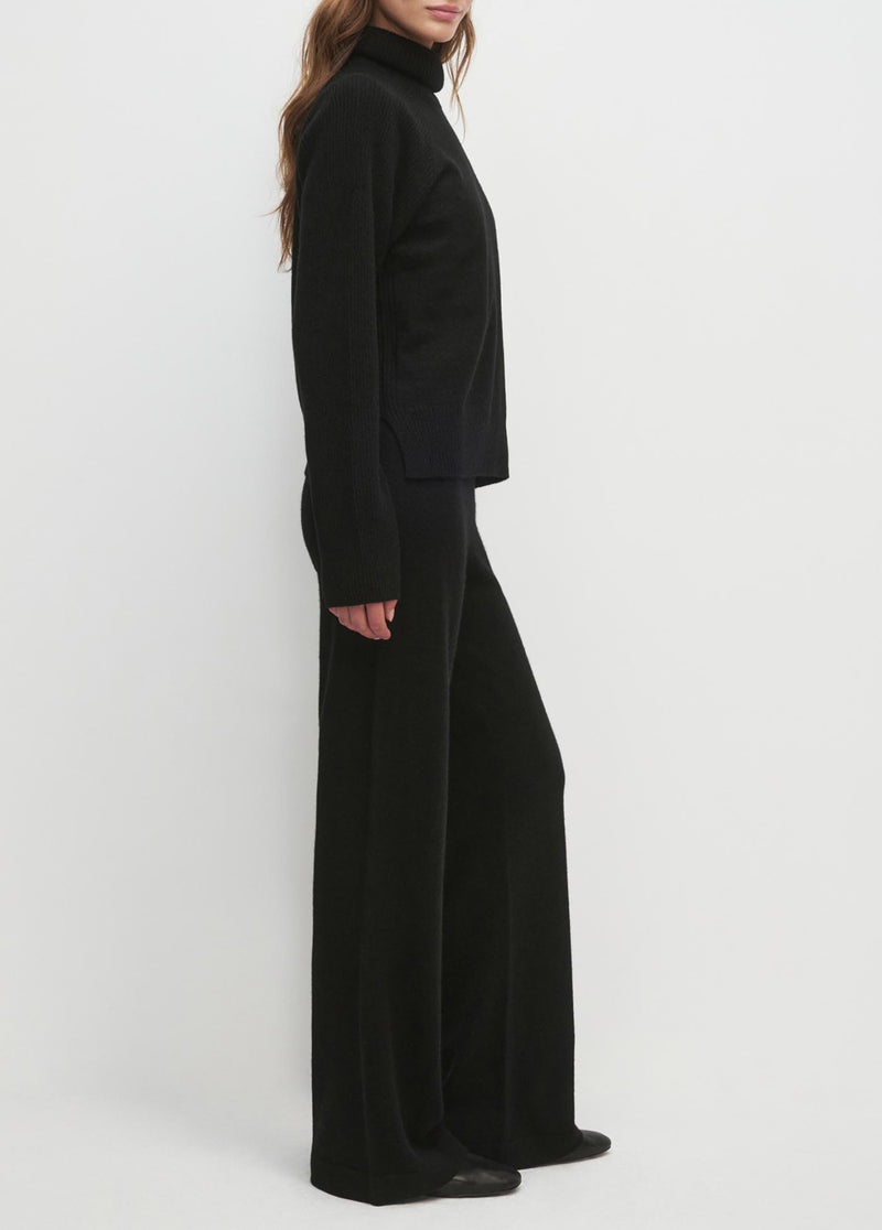 THE MINIMALIST SWEATER